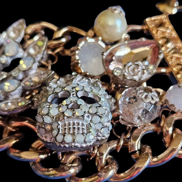 💀🦚Betsey "PINKTINA Collection Skull Peacock Bracelet A-B stones - NWT🦚💀 - Picture 4 of 15